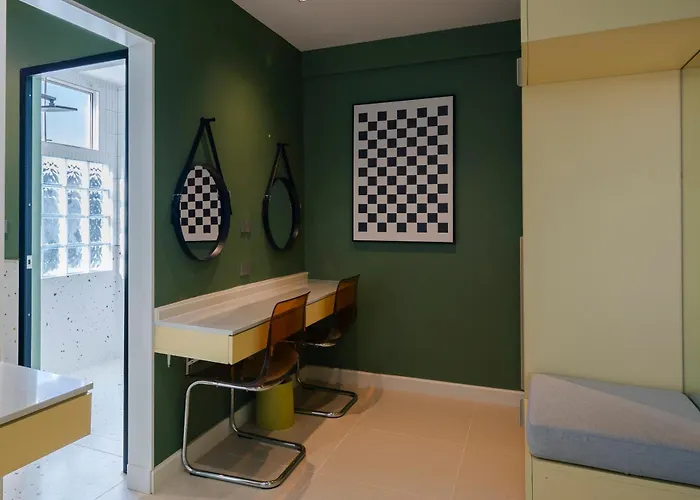 Hotel Bembis Charoenakorn 10